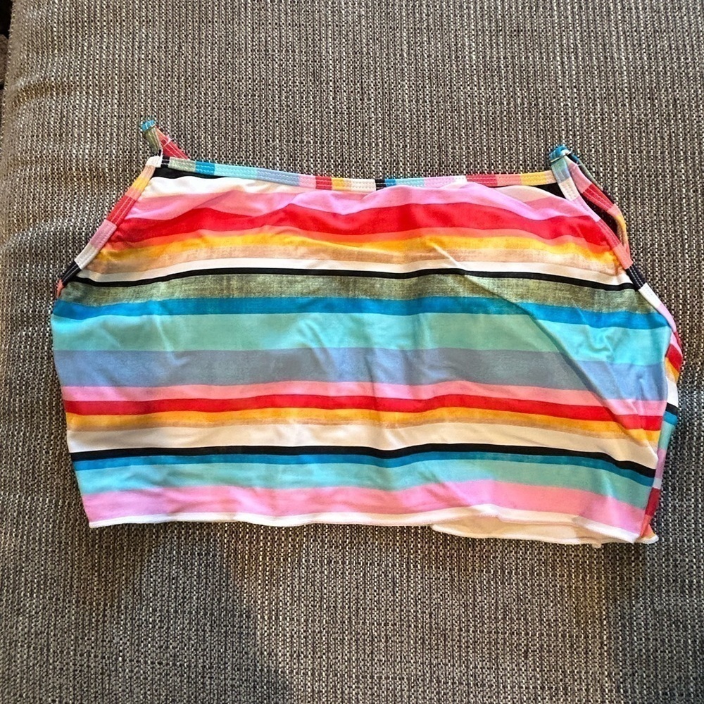 D01.10. Multicolored striped bikini top with adjustable straps Sz L (11/13)